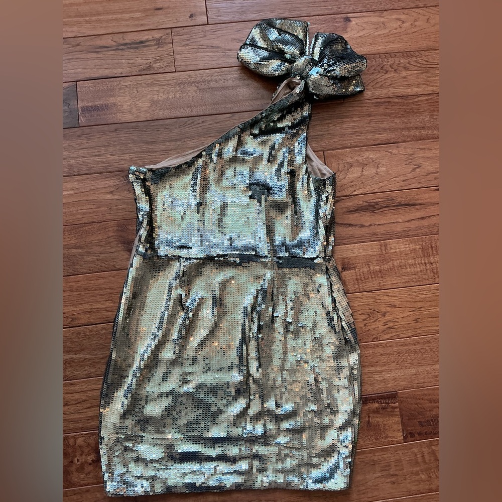 Anthropologie Maeve One Shoulder Sequin Dress with Shoulder Bow, size 12 - Picture 10 of 14